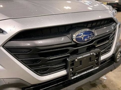 Used 2025 Subaru Outback Premium AWD/4WD image 30