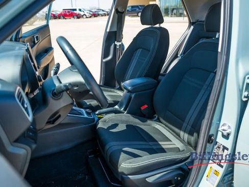 Used 2025 Hyundai Venue SEL image 10