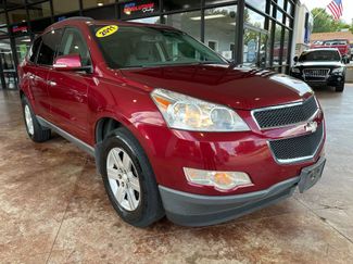 Used 2011 Chevrolet Traverse LT image 1
