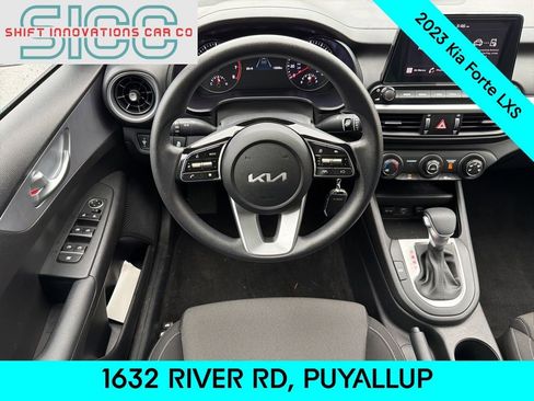 Used 2023 Kia Forte LXS w/ LXS Technology Package image 11