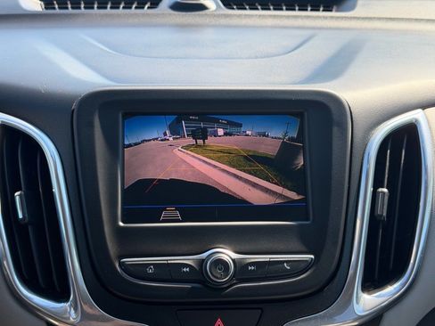 Used 2020 Chevrolet Equinox LS w/ LS Convenience Package FWD image 14