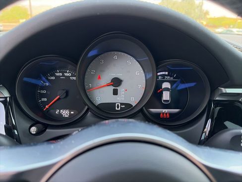 Used 2021 Porsche Macan S image 10