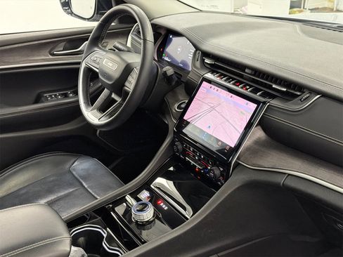 Used 2022 Jeep Grand Cherokee L Limited w/ Luxury Tech Group II image 10