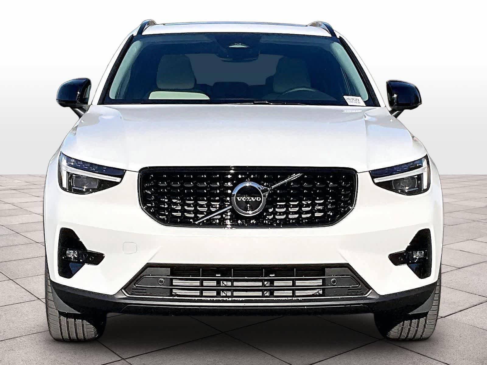 New 2026 Volvo XC40 B5 Plus w/ Protection Package Premier AWD/4WD image 5