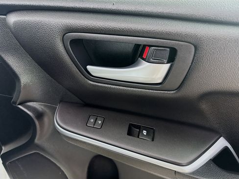 Used 2017 Toyota Camry SE image 30