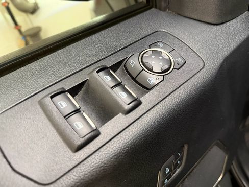 Used 2019 Ford F150 Raptor w/ Equipment Group 802A Luxury AWD/4WD image 14