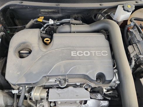 Used 2020 Chevrolet Equinox LT image 30