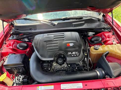 Used 2012 Dodge Challenger SXT Plus RWD image 6