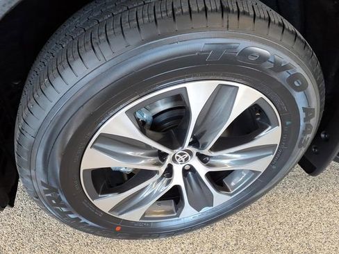 New 2026 Toyota Highlander XLE image 7