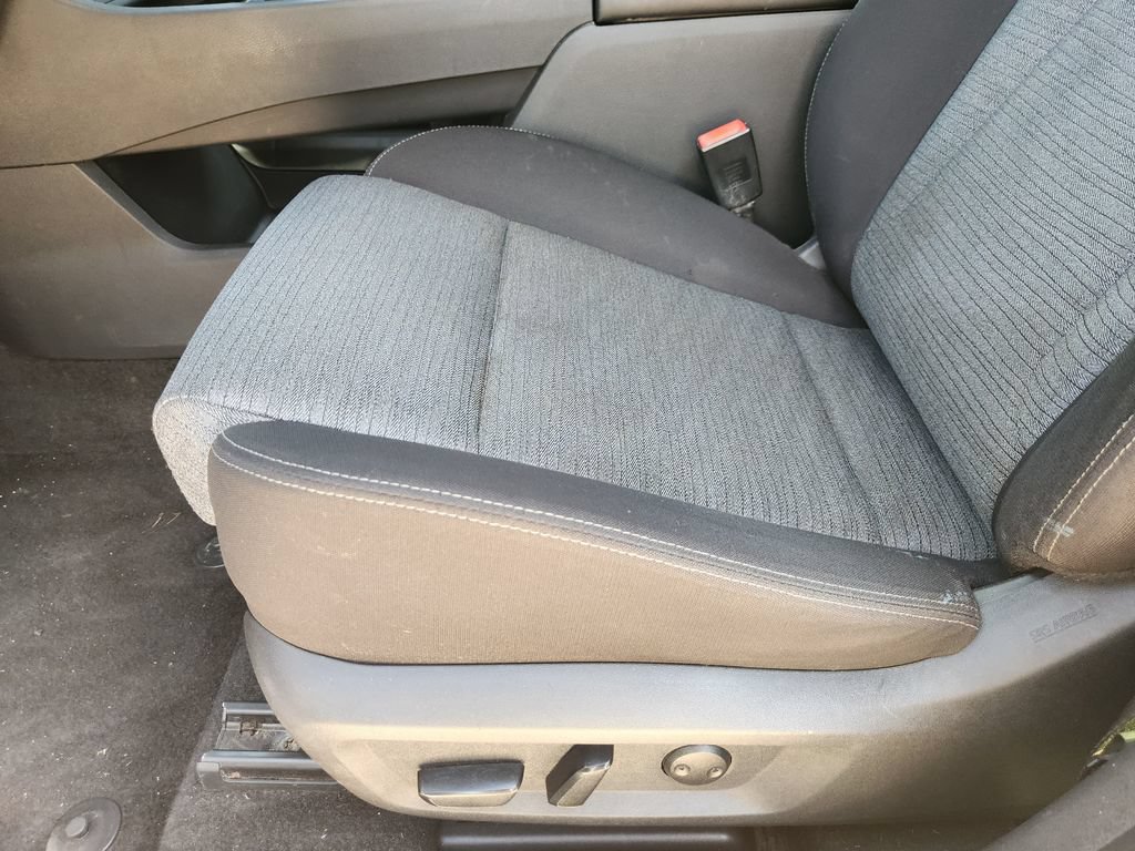 Used 2023 Nissan Rogue SV FWD image 23