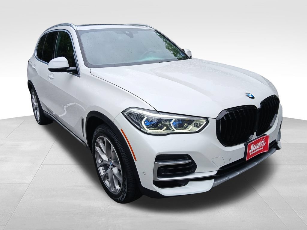 Used 2023 BMW X5 xDrive40i w/ Executive Package AWD/4WD image 16