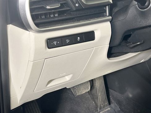 Used 2023 Kia Telluride S image 10