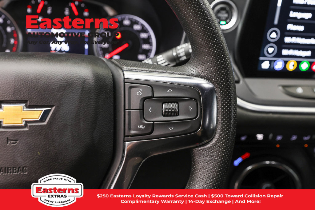 Used 2025 Chevrolet Blazer LT FWD image 17