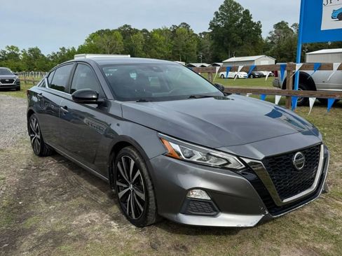 Used 2021 Nissan Altima 2.5 SR w/ SR Premium Package FWD image 2