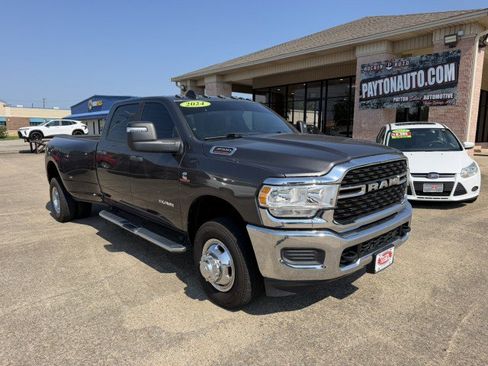 Used 2024 RAM 3500 Big Horn AWD/4WD image 2
