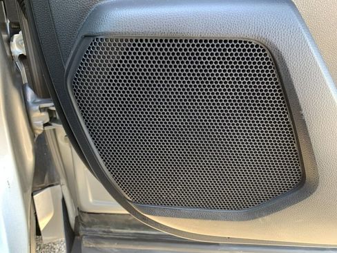 Used 2024 Toyota Highlander XLE image 23