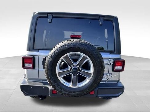 Used 2020 Jeep Wrangler Unlimited Sahara AWD/4WD image 6