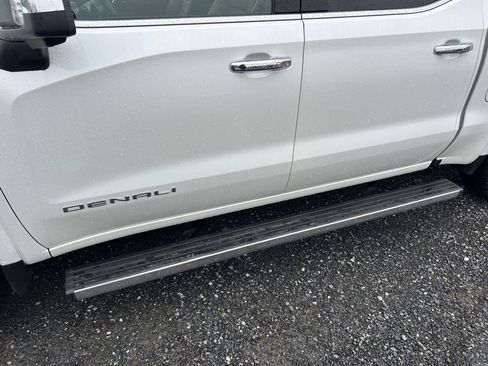 Used 2025 GMC Sierra 1500 Denali Ultimate image 10