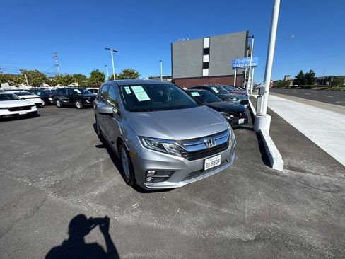 Used 2018 Honda Odyssey EX-L image 2