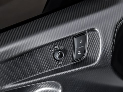 Used 2021 Lamborghini Huracan STO image 22