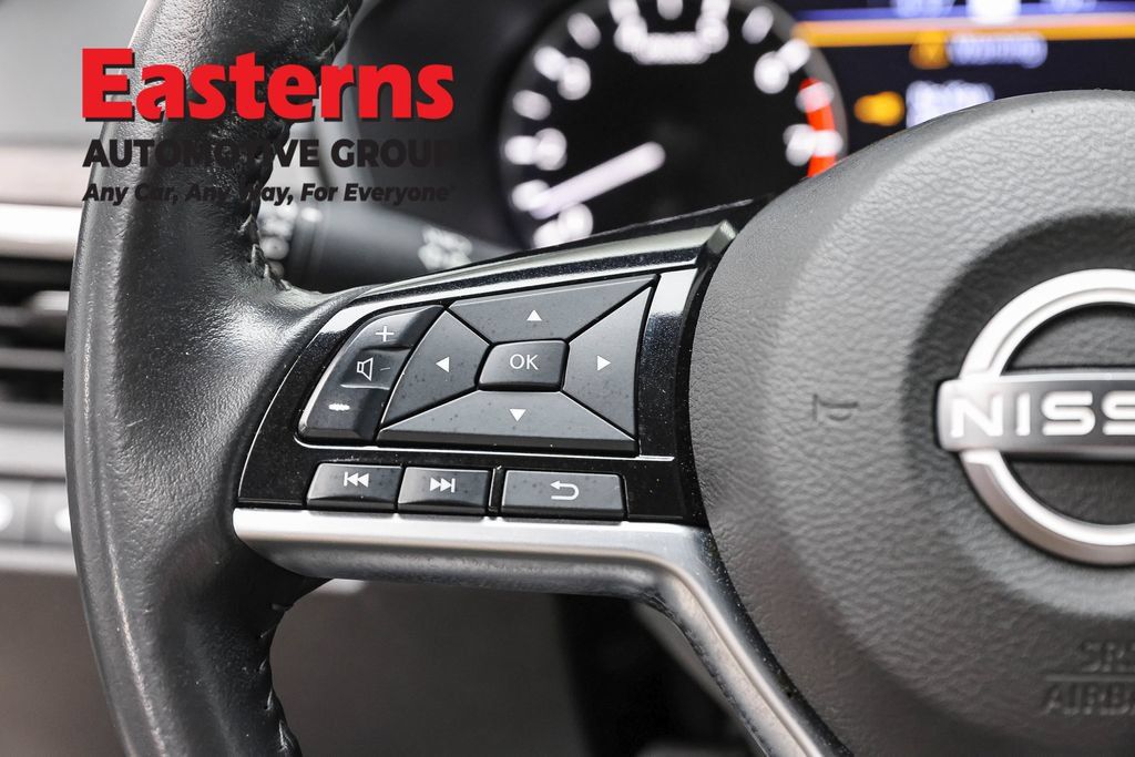 Used 2024 Nissan Altima 2.5 SV w/ SV Premium Package FWD image 15