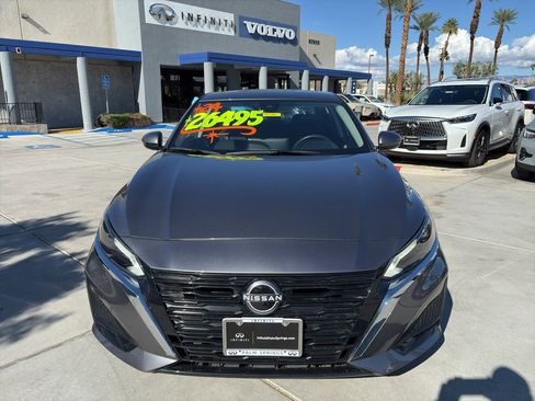 Used 2024 Nissan Altima 2.5 SV w/ SV Premium Package image 2