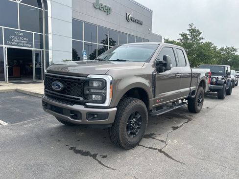 Used 2023 Ford F250 XLT w/ XLT Premium Package AWD/4WD image 7