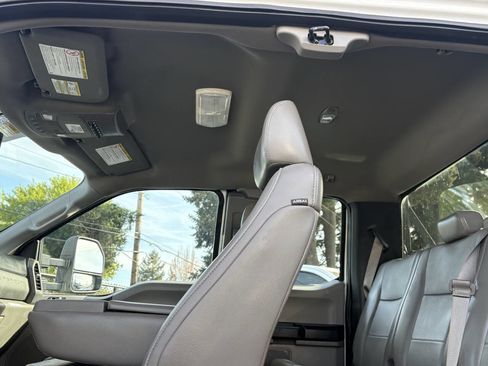 Used 2017 Ford F550 4x4 SuperCab Super Duty image 19