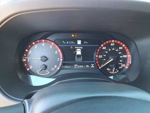 Used 2025 Nissan Frontier PRO-4X w/ Pro Premium Package image 9