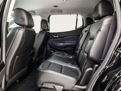 Used 2023 GMC Acadia SLT image 28