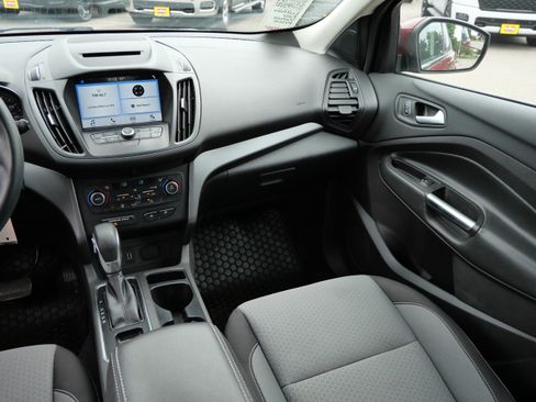 Used 2018 Ford Escape SE w/ SE Sync 3 Package AWD/4WD image 11