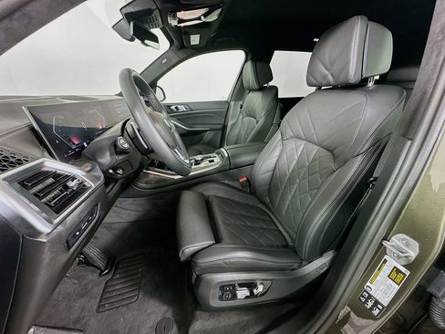 Used 2025 BMW X7 xDrive40i w/ Premium Package AWD/4WD image 21
