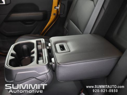 New 2026 Jeep Wrangler Unlimited Sahara AWD/4WD image 35