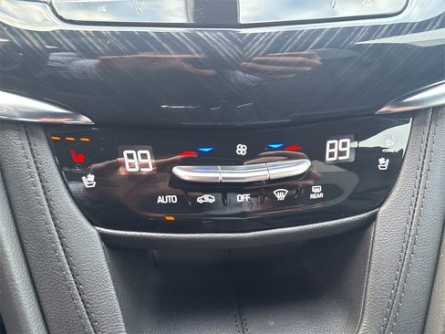 Certified 2025 Cadillac XT6 Premium Luxury image 29