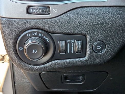 Certified 2021 Jeep Cherokee Limited w/ Trailer Tow Group image 31