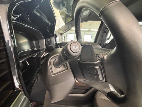 Used 2025 Chevrolet Silverado 1500 LT AWD/4WD image 18