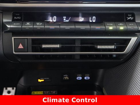 Certified 2025 Toyota Camry SE image 20