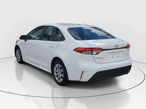 Used 2023 Toyota Corolla LE image 5
