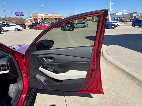 Used 2025 Honda Accord Touring image 25