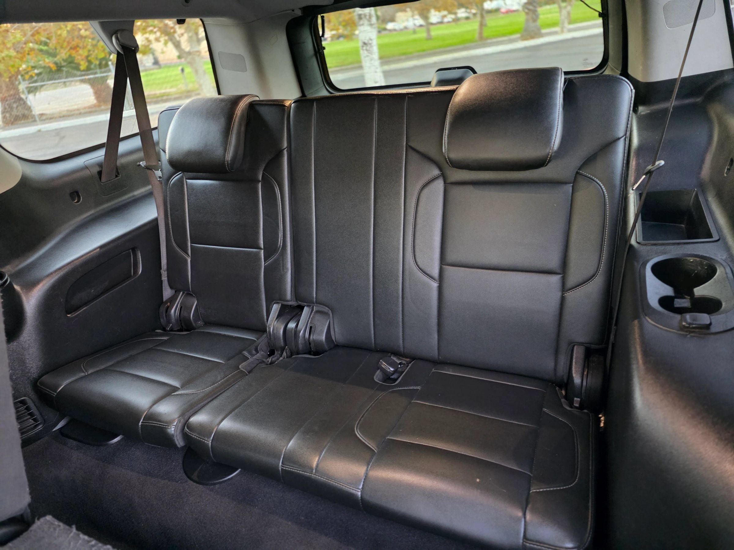 Used 2019 Chevrolet Suburban LT RWD image 15