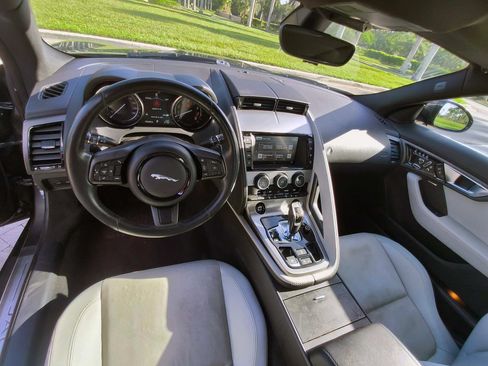 Used 2016 Jaguar F-TYPE Coupe RWD image 7
