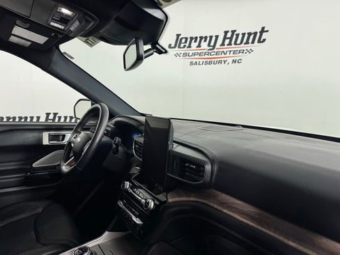 Used 2022 Ford Explorer Platinum w/ Equipment Group 601A image 36