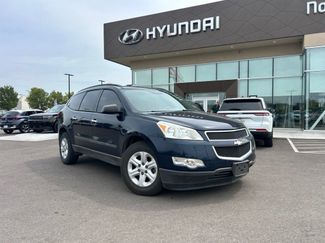 Used 2011 Chevrolet Traverse LS FWD video 1