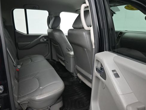 Used 2012 Nissan Frontier SL AWD/4WD image 12