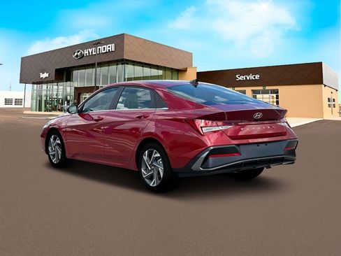 New 2025 Hyundai Elantra SEL FWD image 5