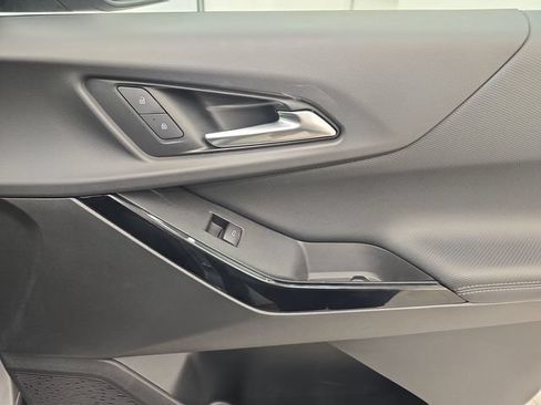 Used 2025 Chevrolet Equinox LT FWD image 11