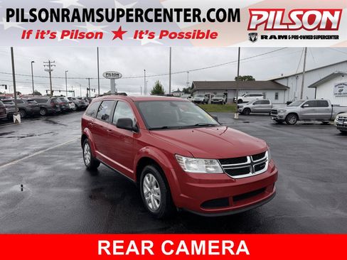Used 2019 Dodge Journey SE FWD image 1