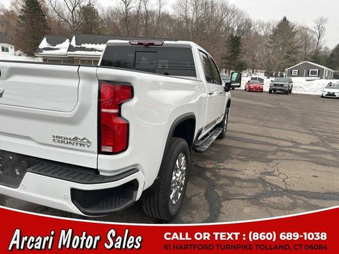 Used 2024 Chevrolet Silverado 2500 High Country w/ Technology Package image 11