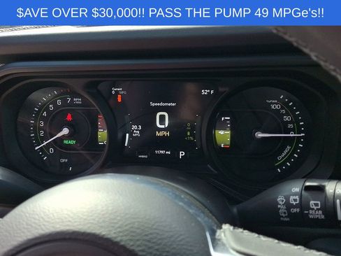 Used 2025 Jeep Wrangler Unlimited Sahara AWD/4WD image 22