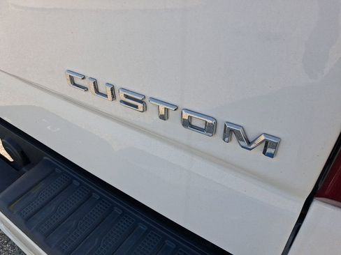 Used 2023 Chevrolet Silverado 1500 Custom RWD image 9